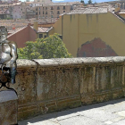 El diablillo seguirá fotografiando el acueducto de Segovia --E. M.