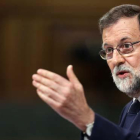 El presidente del Gobierno califica de "parodia" la moción de censura contra él.-JUAN MANUEL PRATS