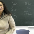 Lourdes Terrón en el Campus de Soria, con un mensaje de solidaridad al pueblo japonés. «Todos con Japón». / Ú. SIERRA-