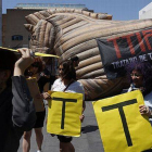 Protesta contra el TTIP en Barcelona, el pasado día 17.-Foto: JULIO CARBÓ