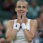 Rybarikova muestra su sorpresa tras alcanzar las semifinales de Wimbledon.-AFP / DANIEL LEAL-OLIVAS