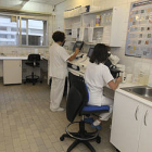 Laboratorio del complejo hospitalario de Soria. / ÁLVARO MARTÍNEZ-