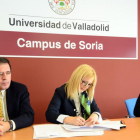 Javier Barrio, Blanca García y María Teresa Pacho durante la firma del acuerdo.-ÁLVARO MARTÍNEZ