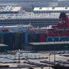 Interior cubre con lonas los dibujos de Piolín en los barcos del puerto-JORDI COTRINA