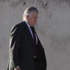 Luis Bárcenas, extesorero del PP, al llegar ayer a la Audiencia Nacional.-FEFE / J. J. GUILLÉN