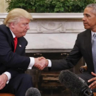 Trump y Obama, el 10 de noviembre del 2016, durante un encuentro en la Casa Blanca tras la victoria del primero en las elecciones.-AP / PABLO MARTINEZ MONSIVAIS