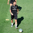 Eden Hazard durante el entrenamiento de este viernes con el Madrid en el que se ha lesionado.-AFP