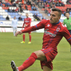 Luis Valcarce podrá seguir en el lateral izquierdo ante el Almería.-Diego Mayor