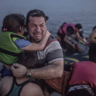 La fotografia icónica de la crisis de los refugiados, tomada en la isla de Kos, en Grecia, el pasado 15 de agosto.-Foto: DANIEL ETTER