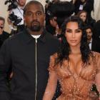 Kim Kasdashian y Kanye West, el pasado lunes en la gala Met, en Nueva York.-AFP / ANGELA WEISS
