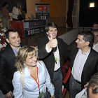 Carlos Martínez Mínguez, rodeado de su equipo, tras ser reelegido secretario provincial del PSOE en septiembre de 2008. / FERNANDO SANTIAGO-