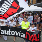 Integrantes de Soria Ya en la protesta en Aranda.-MARIO TEJEDOR