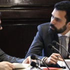 Roger Torrent y Josep Costa durante la reunión de la Mesa del Parlament.-RAFA GARRIDO (ACN)