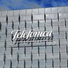 Imagen del cuartel general de Telefónica en Madrid, con el logotipo.-REUTERS.