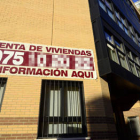 Un bloque de viviendas en la capital. / A.M.-