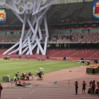 Preparativos en el Estadio Nacional de Pekín, más conocido como 'El Nido', escenario del Mundial de atletismo a partir del sábado.-Foto: EFE / ROLEX DELA PENA