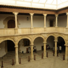 Vista panorámica del patio central del Palacio de los Condes de Gómara, sede principal de los Juzgados de la capital soriana. / FERNANDO SANTIAGO-