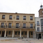 Fachada de la casa constorial de Almazán. / ÁLVARO MARTÍNEZ-