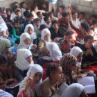 La casa del profesor de Taiz abarrotada de niños.-ANEES MAHYOUB (REUTERS)