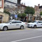 Parada de taxis en la plaza Ramón y Cajal. / ÁLVARO MARTÍNEZ-