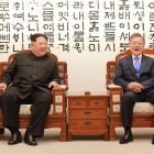 Kim Jong-un y Moon Jae-in, durante el encuentro del pasado 27 de abril. / STR (AFP)-/ STR (AFP)