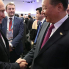 Putin y Xi Jingpin se saludan durante la cumbre del G2'-REUTERS