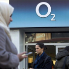 Una tienda de O2 en Londres.-AFP / JUSTIN TALLIS