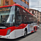 El autobús urbano en el barrio del Calaverón.-Mario Tejedor