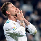 Sergio Ramos se lamenta tras la eliminación del Madrid en la Copa ante el Leganés.-EFE / RODRIGO JIMENEZ