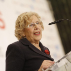 La alcaldesa de Madrid Manuela Carmena, durante un desayuno informativo.-/ AGUSTÍN CATALÁN