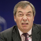 Nigel Farage, este miércoles, en su última rueda de prensa en Bruselas.-OLIVIER HOSLET (EFE)