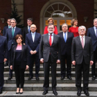 Foto del Consejo de Ministros con el nuevo titular de Economía, Román Escolano , el último de la izquierda en la tercera fila.-/ JUAN MANUEL PRATS