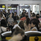 El aeropuerto de El Prat, durante la jornada de huelga de vigilantes.-JOAN CORTADELLAS