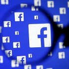 Logos de Facebook.-REUTERS