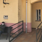 El consultorio médico de Rioseco de Soria, ayer, cerrado. HDS