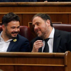 Oriol Junqueras y Gabriel Rufián, antes del inicio de la sesión constitutiva de las Cortes Generales.-BALLESTEROS (EFE)