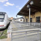 Un tren en la estación de Soria.-Valentín Guisande