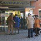 Ancianos entran a la vacunación en Soria Sur - Mario Tejedor