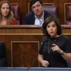 Soraya Sáenz de Santamaría en el pleno del control del congreso-JUAN MANUEL PRATS