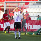 Nacho se lamenta al errar una de las numerosas ocasiones fallidas en Tarragona.-Área 11