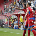 Escassi y Dani Calvo celebran el gol anotado en la victoria al Extremadura.-MARIO TEJEDOR