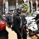 Fuertes medidas de seguridad durante la visita del presidente maliense Ibrahim Boubacar Keita al hotel Radisson Blu hotel de Bamako.-Jerome Delay / AP