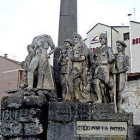 Estado en el que quedó el monumento tras haber sido la figura de Yagüe decapitada.-HDS