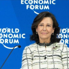 La presidenta del Santander, Ana Patricia Botín, en el Foro Económico Mundial de Davos (Suiza).-SIKARIN FON THANACHAIARY