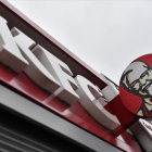 Restaurante de KFC cerrado en Londres.-AFP / BEN STANSALL