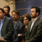 Pablo Iglesias, Xavier Domènech y Alberto Garzón en la comparecencia en el Congreso para promover una moción de censura.-JUAN MANUEL PRATS
