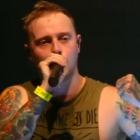 El cantante de Architects, Sam Carter, durante la denuncia de la agresión sexual en un concierto en Holanda-YOUTUBE