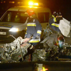 Estado en el que quedó uno de los coches en el accidente ocurrido anoche en Arcos. / A. MARTÍNEZ-