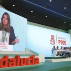 Susana Díaz interviene en el último congreso del PSOE-A-EFE / JULIO MUNOZ