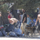 La acampada ilegal precisó un fuerte servicio de recogida de basuras. / V.G.-
